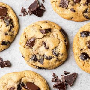Easy Chocolate Chip Cookies