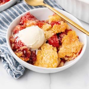 3-ingredient Dump Cake (cobbler with Cake Mix) recipe image